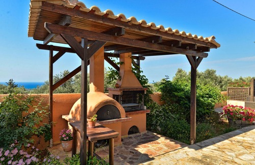 Platanias Villa | A traditional villa with panoramic view of the Cretan Sea