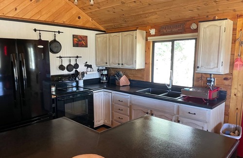 Stagetop Cabin | A True Log Cabin in The Woods with Mountain Views in Indian Mountain
