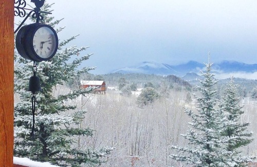 Stagetop Cabin | A True Log Cabin in The Woods with Mountain Views in Indian Mountain