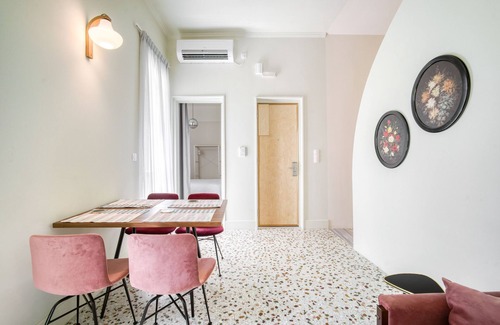 Kerameikos Apartment | A truly Athenian apartment, 5 mins from metro