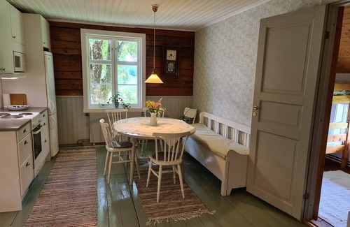 Svenljunga Municipality Cottage | A typical swedish timber house- red with white corners