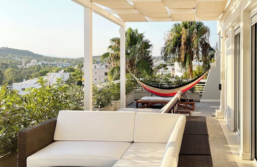 Vouliagmeni Apartment | A unique 3 level penthouse with a great sea view to Vouliagmeni Bay