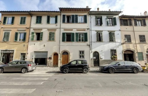 Santa Maria Novella Apartment | A unique apartment situated within a short distance of Santa Maria Novella