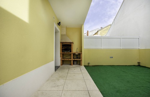 Seixal House | A. V Holidays is for you