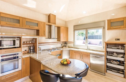 Viladecavalls House | A vacation home in a class of its own for discerning guests.