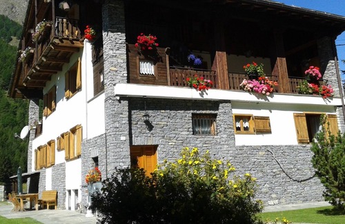 Degioz Apartment | A Valsavarenche apartment mountain cabin in the park of Gran Paradiso