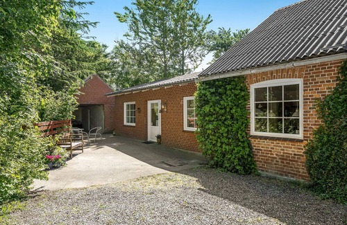 Ballum House | A very spacious vacation home on two floors with room for 11 guests in 5 bedrooms.