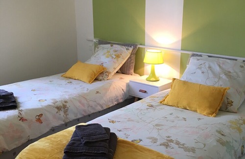 Binic Apartment | A walk from the beaches and shops.