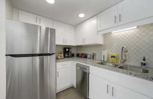 Ocean City House | A Wave From It All - 10 Min from the beach - Renovated - Sleeps 6