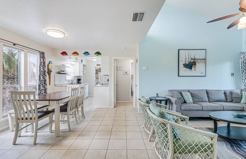Sailhouse Condo | A Wave From It All! Pool, Pier, Boat Ramp, Slips, BBQ Area!