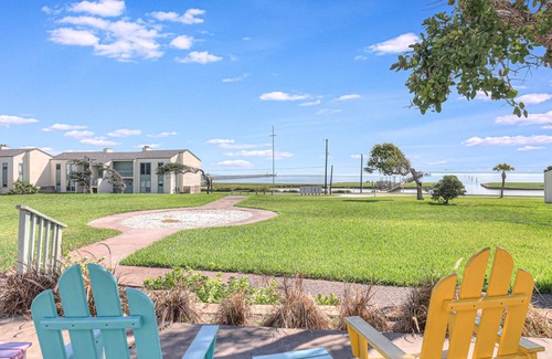 Sailhouse Condo | A Wave From It All! Pool, Pier, Boat Ramp, Slips, BBQ Area!