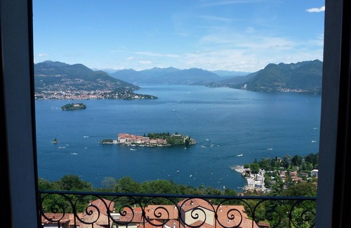 Someraro Apartment | A window 4 overlooking Lake Maggiore!