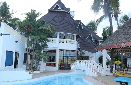 Mombasa Villa | A wonderful Beach property in Diani Beach Kenya, dream holiday place