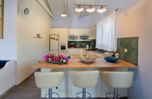 Mpogdanatika Villa | A wonderful private villa with artistic decoration and large ecological pool.