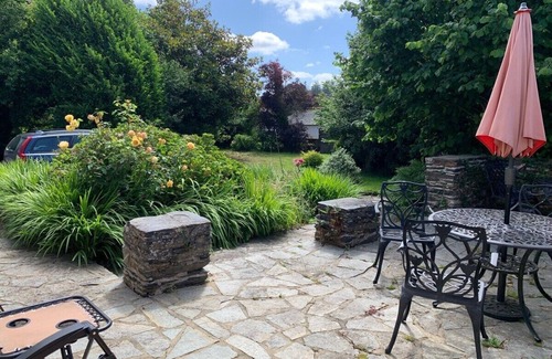 Caurel Cottage | A wonderful stone cottage sleeps up to 5, is set in a quiet lane yet near to shops, lake etc.