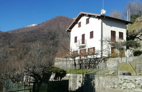 Veleso House | A wonderful view at Lake Como, with peace and quiet