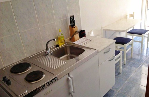 Omis Apartment | A1 - apt w patio, just 3 min walking to the beach
