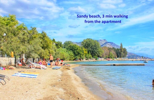 Omis Apartment | A1 - apt w patio, just 3 min walking to the beach