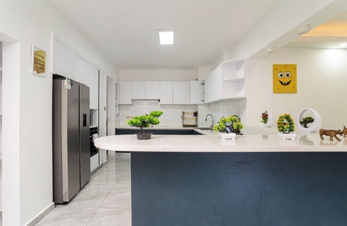 Kilimani Apartment | A1-Spacious Oak Residency Kilimani- Pool, Gym+ Lift