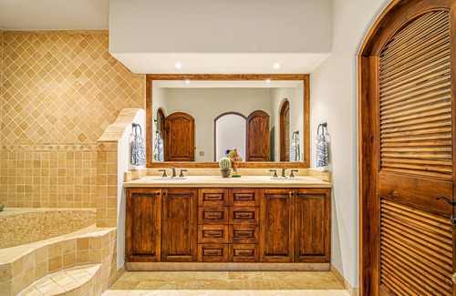 Buzzards Condo | A103 Oceanview 2BD Condo with the Pool and Fitness Center Access