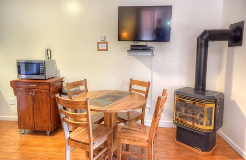 Yosemite West Condo | (A107) Studio Condominiums