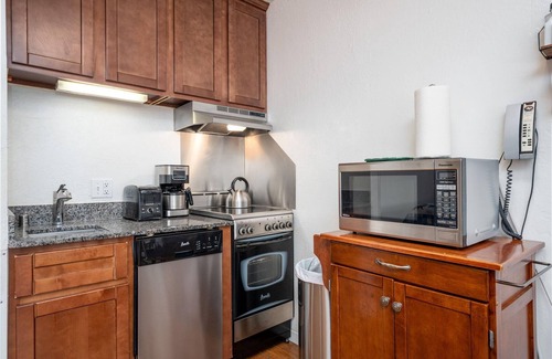 Yosemite West Condo | (A107) Studio Condominiums
