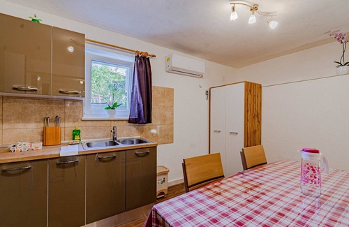 Cove Tri Zala (Zrnovo) Apartment | A2-apartment 50m from the beach with the sea view