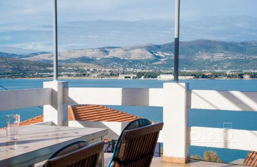 Arbanija Apartment | A2 - large apt next to beach w terrace & sea view