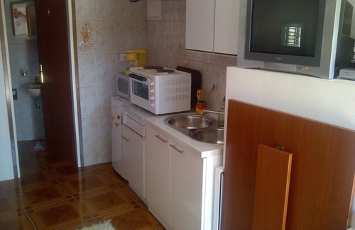 Hvar Apartment | A2 Studio Apartment with 4 beds, heated, infinity swimming pool and Jacuzzi bath
