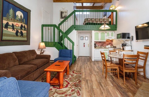 Yosemite West Condo | (A204) Loft Condominiums
