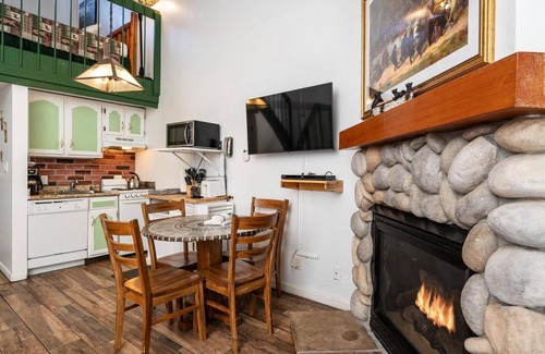 Yosemite West Condo | (A204) Loft Condominiums