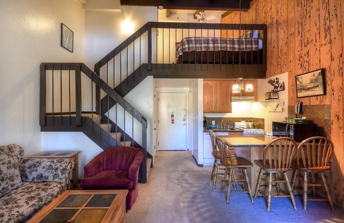 Yosemite West Condo | (A209) Loft Condominiums