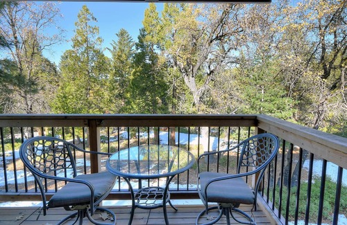 Yosemite West Condo | (A212) Loft Condominiums