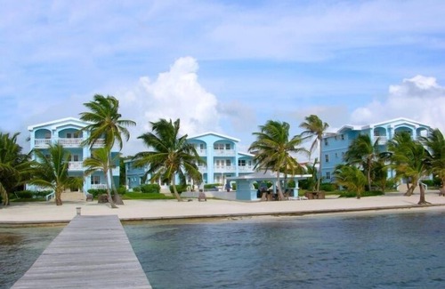 San Pedro Condo | A5 Family fun by the pool & beach -kayaks, bikes, more!