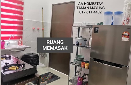 Si Rusa House | AA Homestay Teluk Kemang PD