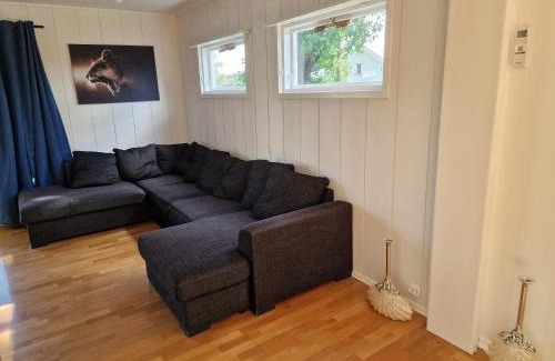 Klofta House | Aadarsh Villa rom3, 10 min fra Oslo airport