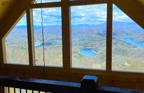 Almond Cabin | Aah Mazing Views log cabin