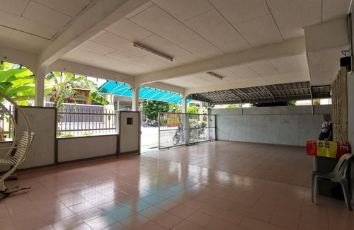 Batu Pahat Resort | AB&B Suite Homestay BATU PHAT