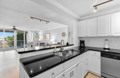 Meadows Condo | "Abaco" Key West 2/2 End Unit Waterfront+Dockage