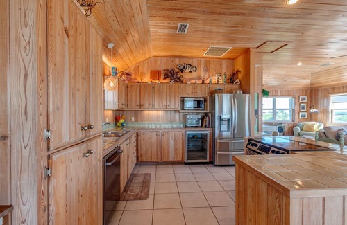 Hope Town House | Abaco Rum Punch: Coastal Elegance with Surfside Serenity, Ocean Views, Pool