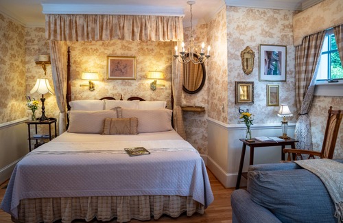 Historic Montford Bed & Breakfast | Abbington Green Bed & Breakfast Inn