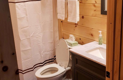 Abbot House | Abbot Trailside Cabin with Direct Trail Access