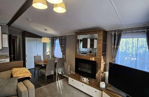 Penrhyndeudraeth Cottage | ABERDUNANT HALL HOLIDAY PARK - HOLIDAY ACCOMMODATION 22358 in Porthmadog