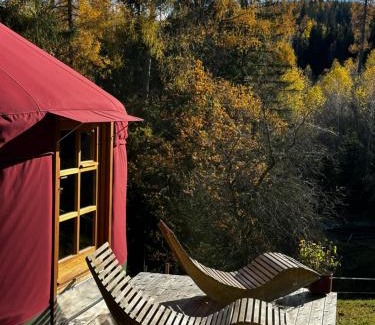 Edelschrott Other | Abgeschiedene Jurte am Berg