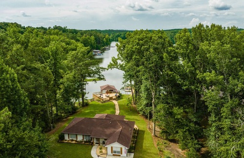 Jacksons' Gap House | Abigail's Lake Haven by Big Fish Real Estate Group at Lake Martin
