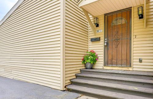 Lansing Apartment | about 2 Mi to Downtown Bright Apt in Lansing!