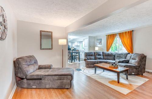 Lansing Apartment | about 2 Mi to Downtown Bright Apt in Lansing!
