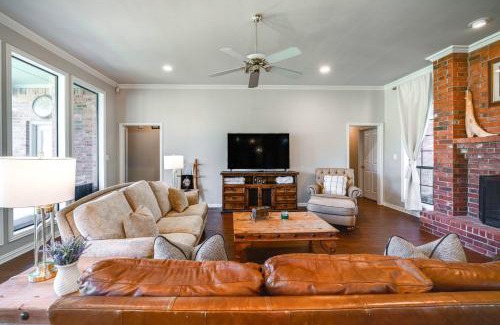 Aubrey House | about 3 Mi to Dtwn Aubrey Vacation Rental with Patio!