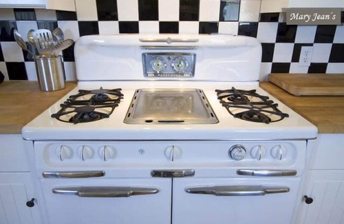 Sonoma Apartment | Above and On Broadway- MaryJean’s Place