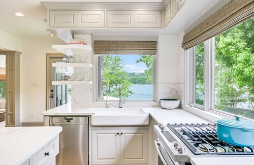 Tarrytown House | Above Austin Icon| Waterfront I Lake Austin | Pool I Game Room I Family